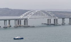 Doradca Zełenskiego o pożarze na moście na Krym: to, co nielegalne musi zostać zniszczone