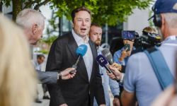 Elon Musk: SpaceX będzie nadal finansował Starlinki dla Ukrainy