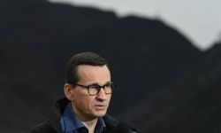 Premier: Polska, jak wiele krajów świata, znalazła się pod presją rynków finansowych