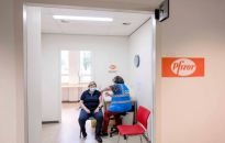 Szczepienia przeciw Covid-19 w UE: czwarta dawka na razie mniej popularna od poprzednich