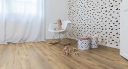 Na klej czy na click, jaki sposób montażu paneli podłogowych wybrać