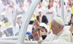 Papież do młodzieży w Bahrajnie: bądźcie mistrzami braterstwa