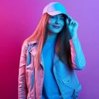 Szukasz damskiej kurtki przejściowej? Podpowiadamy, jakie nosi się w tym sezonie