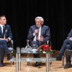 Ludzie odnoszą macewy. Światło przeciw Zagładzie 