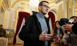 Premier Morawiecki: Rosja chce rzucić Ukrainę na kolana