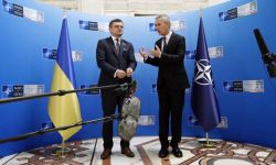 Sekretarz generalny Stoltenberg: będziemy przesyłać więcej wsparcia na Ukrainę