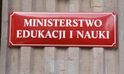 T.Rzymkowski: MEiN wypowiedziało trzy umowy z Rosją w dziedzinie nauki i edukacji