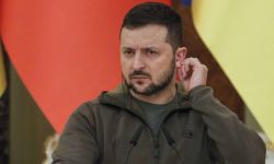 Zełenski o limicie ceny rosyjskiej ropy na poziomie 60 dol.: to nie jest poważna decyzja