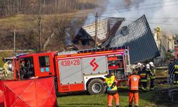 Śląskie: strażacy wyjęli spod gruzów domu w Ustroniu żywą kobietę