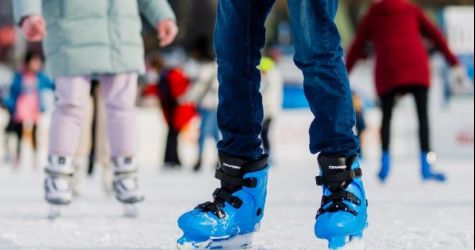 W Parku Sybiraków w Rzeszowie otwarto lodowisko