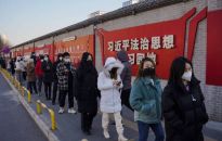 Chiny: władze luzują politykę 