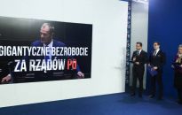 Rzecznik PiS: naszym obowiązkiem jest przestrzec obywateli przed Donaldem Tuskiem