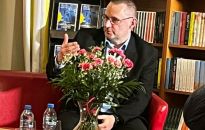 Lech Mucha z chirurgiczną precyzją o pracy w szpitalach