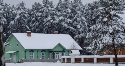 Plebania z Ostrów Tuszowskich prawie gotowa. W muzeum w Kolbuszowej