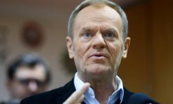 Rzecznik PO: pozew Donalda Tuska przeciw TVP za wizerunek z celownikiem strzelniczym