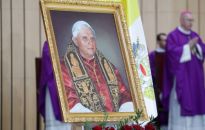 Abp Gądecki: Benedykt XVI z doświadczenia życia wyniósł przekonanie o konieczności więzi między wiarą a rozumem