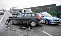 Straż: w karambolu na S74 uczestniczyło 40 pojazdów; osiem osób poszkodowanych