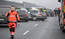 Gołoledź i mgła to wstępne przyczyny karambolu na S74