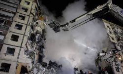 Ukraina: w Dnieprze zakończono akcję ratunkową; w ostrzale bloku zginęły 44 osoby