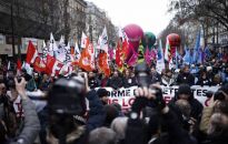 Francja: co najmniej 1,12 mln osób protestowało przeciw reformie emerytalnej; rząd nie zamierza z niej rezygnować