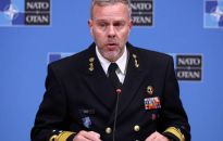 Przewodniczący komitetu NATO admirał Bauer: państwa sojuszu powinny przejść do 