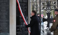 Szef MON odsłonił tablicę pamiątkową poświęconą bitwie pod Węgrowem