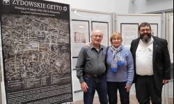 Mój dziadek zakopał w Dynowie świecznik na Chanukę