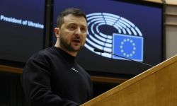Prezydent Zełenski w PE: staję przed wami, żeby bronić prawa Ukrainy do powrotu do domu - do Europy