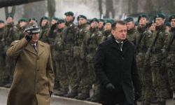 Szef MON: naszym celem jest przynajmniej 300-tysięczna polska armia
