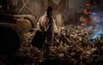 Turcja: trzy żywe osoby wyciągnięto spod gruzów 296 godzin po trzęsieniu ziemi