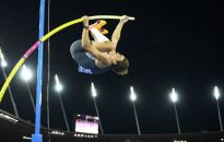 Szwed Armand Duplantis pobił rekord świata w skoku o tyczce