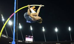 Szwed Armand Duplantis pobił rekord świata w skoku o tyczce