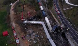 Grecki minister transportu podał się do dymisji po tragicznym zderzeniu pociągów