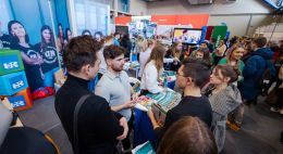 Informatyka, prawo, mundur? Hity na targach edukacyjnych