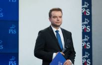 Rzecznik PiS: program PO sprowadza się do uderzenia w wolność Polaków