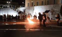 Grecja: demonstracje w Atenach po katastrofie pociągu doprowadziły do starć policji z protestującymi