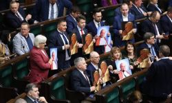 Sejm przyjął uchwałę ws. obrony dobrego imienia św. Jana Pawła II