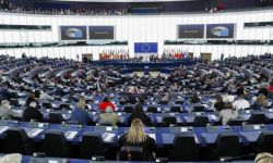 Afera korupcyjna w UE: sąd zdecydował że eurodeputowani Eva Kaili i Marc Tarabella pozostaną w areszcie