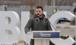 Prezydent Zełenski: świat zobaczył zło na ulicach Buczy i obudził się