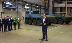 M. Morawiecki: przywożę do Siemianowic Śl. zamówienie od premiera Ukrainy na 100 Rosomaków