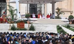 Papież w Niedzielę Palmową: bardzo wielu jest dziś "opuszczonych Chrystusów"