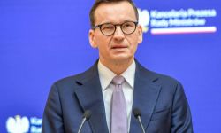 Premier: niech zmartwychwstały Chrystus przyniesie światu długo wyczekiwany pokój, a nasze serca wypełni nadzieją i radością