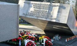 Warszawa: uroczystości na Powązkach w 13. rocznicę katastrofy smoleńskiej