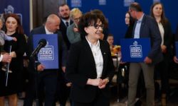 Marszałek Witek: należy pozwolić rodzicom wychowywać dzieci tak jak tego sami chcą