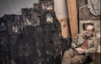 Tomasz Hołuj i jego ofensywa papierowa w Galerii Pastula