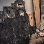 Tomasz Hołuj i jego ofensywa papierowa w Galerii Pastula