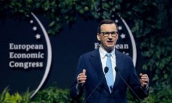 Premier: po raz pierwszy mamy szansę być częścią globalnej transformacji cyfrowej