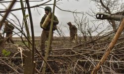 Wojsko: Rosjanie dalecy od opanowania "drogi życia" do Bachmutu