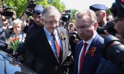 Warszawa: ambasador Rosji nie złożył wieńca przed cmentarzem żołnierzy radzieckich. Uniemożliwili mu to aktywiści