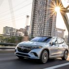 Zrozumieć elektromobilność - cykl Mercedes-Benz Polska. Zasięg samochodu elektrycznego ?